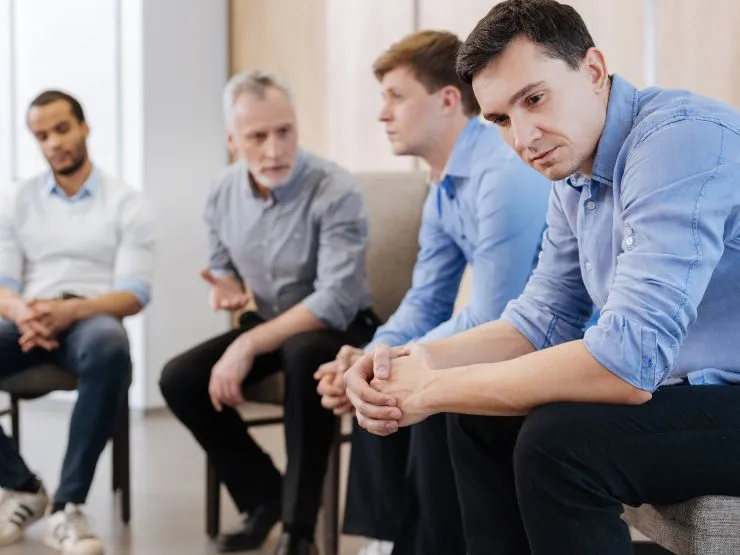 foto de membros masculinos de uma família demonstrando a instabilidade familiar